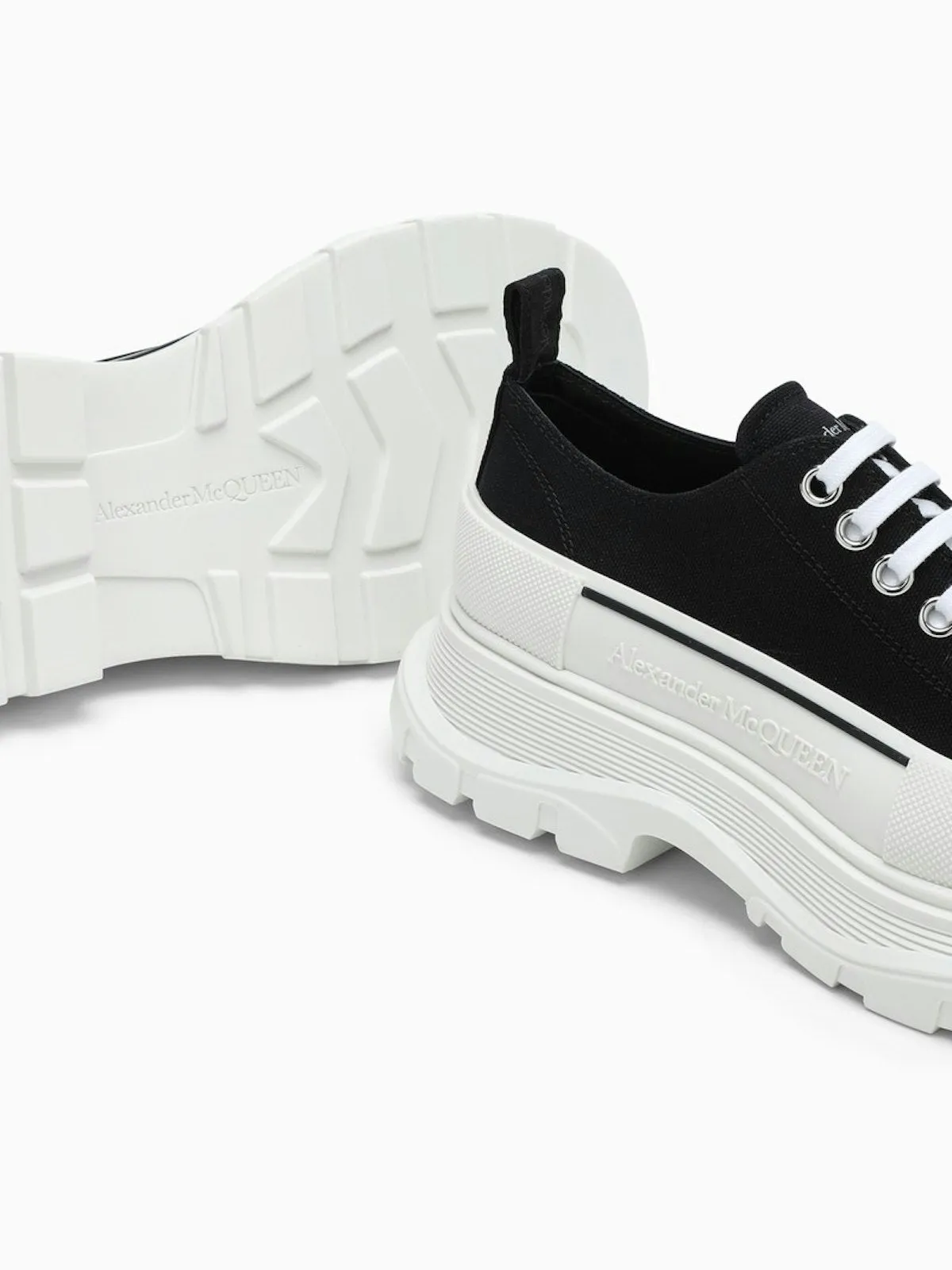 BLACK/WHITE TREAD SLICK SHOES
